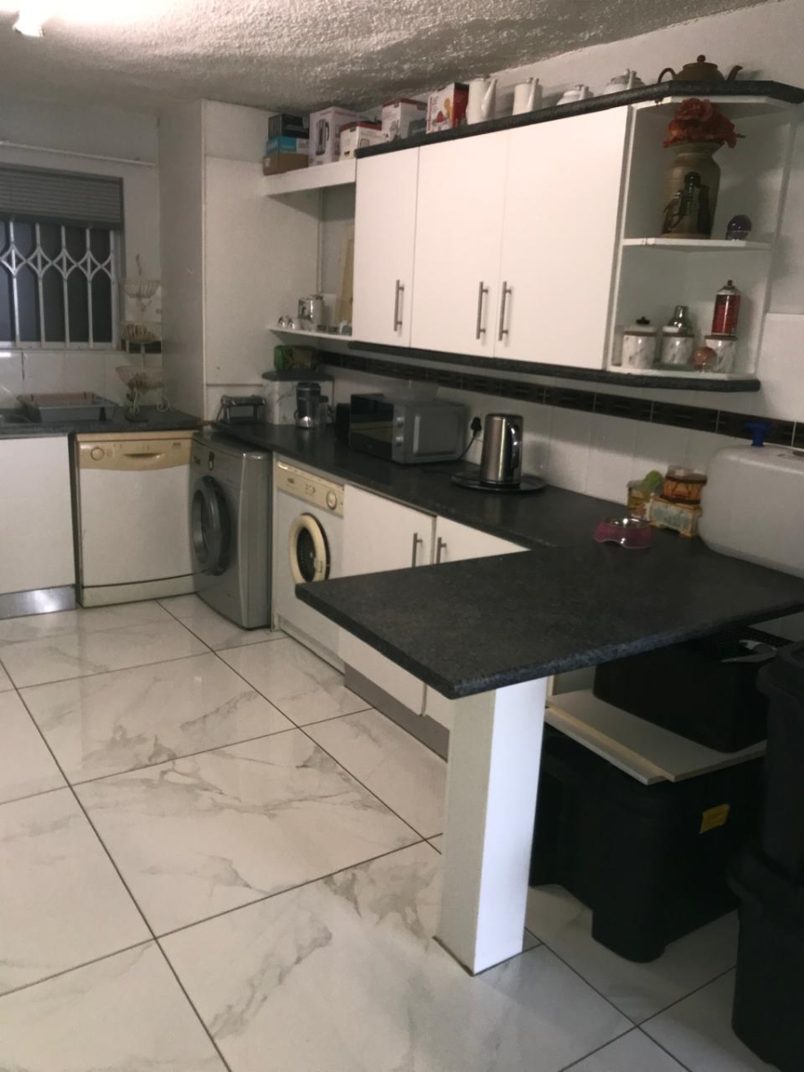 To Let 3 Bedroom Property for Rent in Humewood Eastern Cape